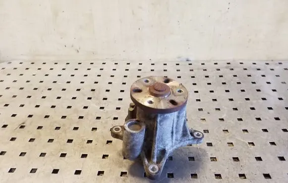 Land Rover Discovery 3 - LR3 Water pump