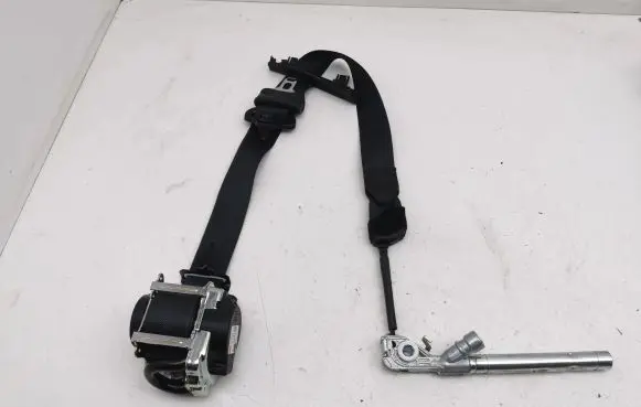 Nissan Juke II F16 Front seatbelt 651167600A 2806P1004027