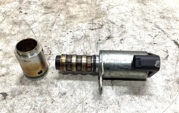 Volvo V70 Camshaft vanos timing valve 31216222