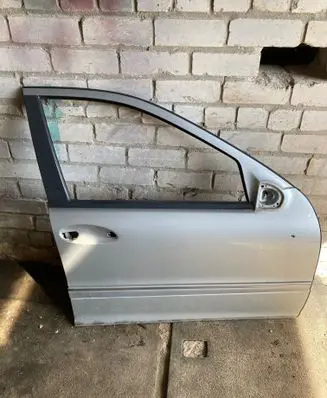 Mercedes-Benz C W203 Front door 2037200205 A2037200205