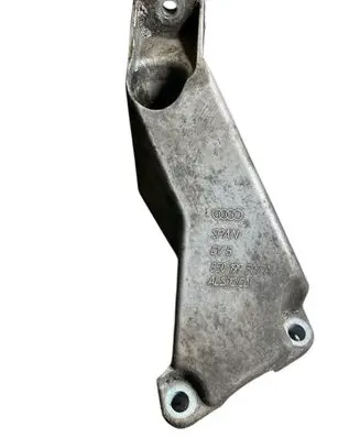 Audi A4 S4 B6 8E 8H Engine mounting bracket 8E0199307A