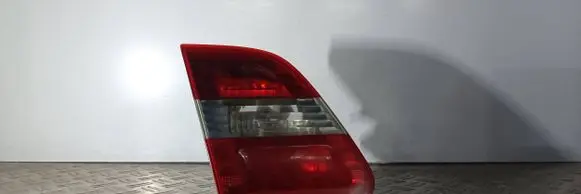 Tailgate rear/tail lights
