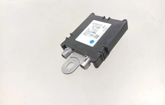 Mercedes-Benz R W251 Aerial antenna amplifier A2518701889 ZGS001 28072340