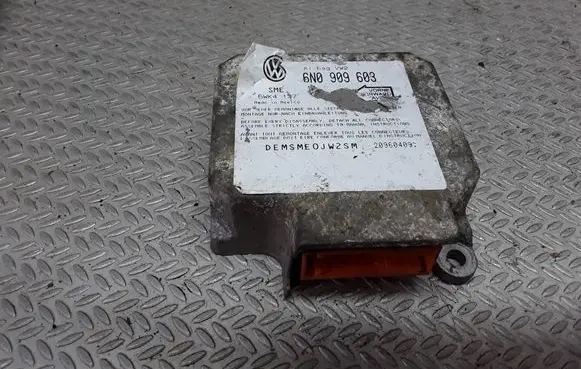 Volkswagen Golf III Airbag control unit/module 6N0909603 5WK4137