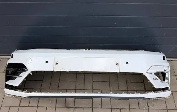 Volkswagen Touran III Front bumper 5TA807221M