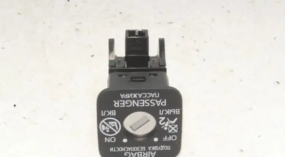Lexus NX Passenger airbag on/off switch 