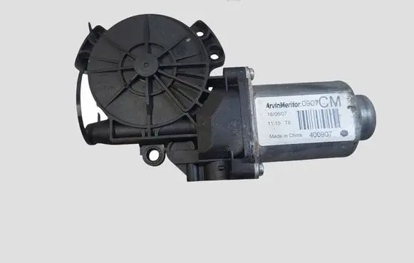 Hyundai Santa Fe Front door window regulator motor 400907