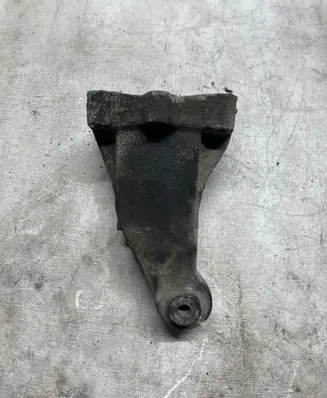 Mercedes-Benz E W212 Engine mounting bracket Gd01555