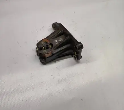 KIA Ceed Engine mount bracket 402192