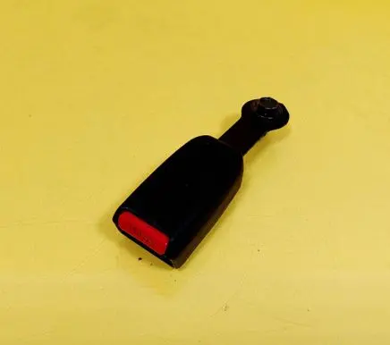 Suzuki Baleno EG Front seatbelt buckle 