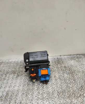 Peugeot 208 II Heater blower motor/fan resistor 9829220580
