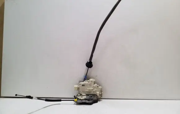 Audi Q3 8U Front door lock 8J2837015A