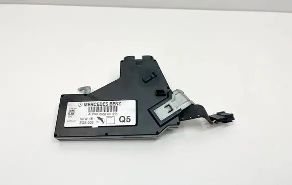 Mercedes-Benz SL R230 Aerial antenna amplifier A2308200989 2308200989