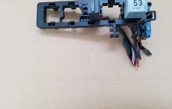 Volkswagen PASSAT B6 Fuse module 4A0937530 1K2937503A