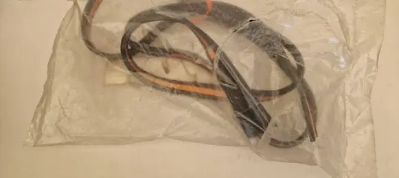 Mercedes-Benz ML W164 Front door rubber seal A1646904698