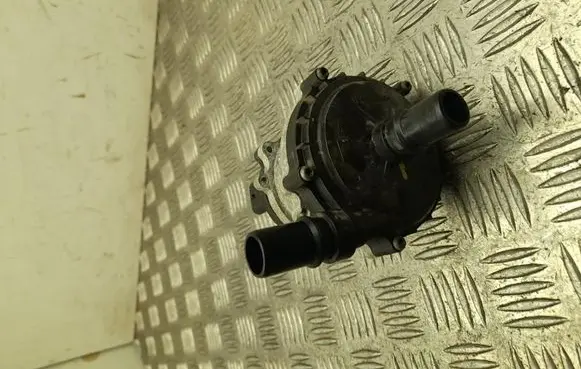 Hyundai Ioniq 5 Webasto circulation pump for autonomous heater 230302S2A1
