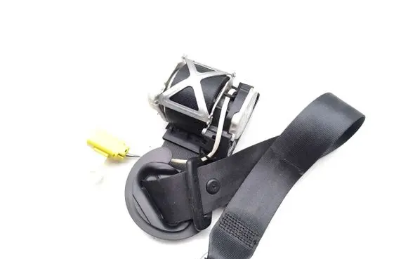 Volkswagen PASSAT B7 Front seatbelt 3C1857705P 34077659
