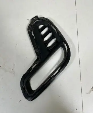 Dodge Durango Front fog light trim/grill