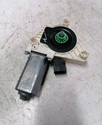 Mercedes-Benz S W221 Front door window regulator motor A2218202742