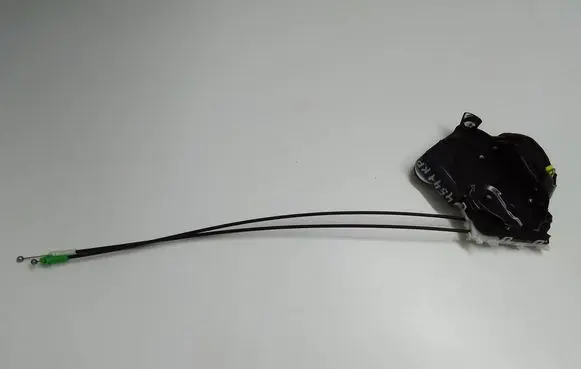 Toyota Yaris Front door lock T4311140