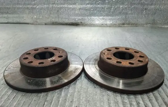 Volkswagen Jetta V Rear brake disc
