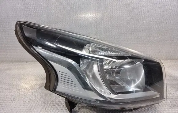 Renault Trafic III (X82) Headlight/headlamp 260109424R