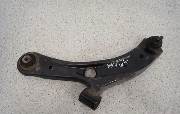 Suzuki Swift II Rear suspension control arm 