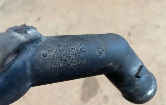 Audi TT Mk1 Engine coolant pipe/hose 06A121121C