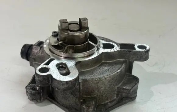 Volvo XC90 Vacuum pump 31316688