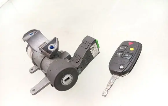 Volvo S60 Ignition lock 8626324