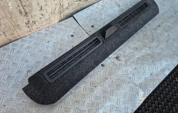Volkswagen Golf Plus Other trunk/boot trim element 5M0868077A