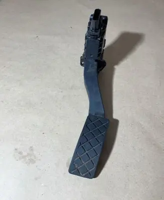 Volkswagen Tiguan Accelerator throttle pedal 5Q1723503L