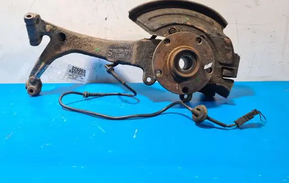 Audi A4 S4 B5 8D Front wheel hub spindle knuckle 8D0467258