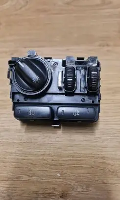 Volvo XC90 Light switch 8685452