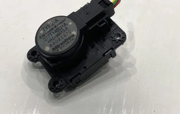 Nissan Qashqai Air flap motor/actuator 277T14BU1A