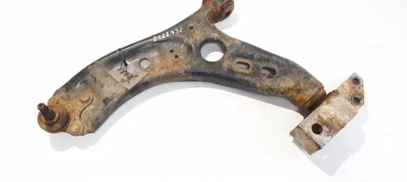 Volkswagen Golf V Front lower control arm/wishbone
