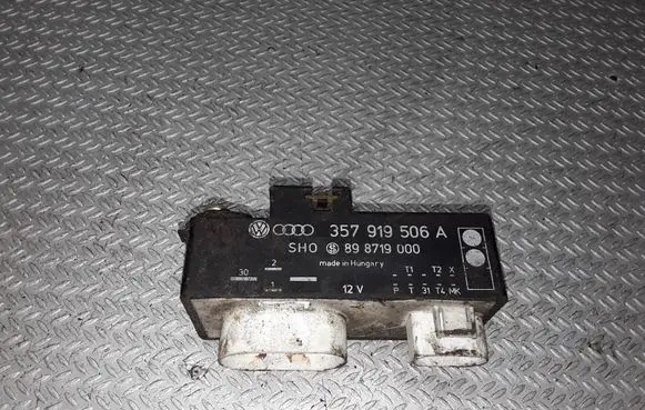 Volkswagen PASSAT B4 Coolant fan relay 898719000 357919506A