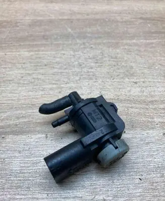 Volkswagen PASSAT B6 Turbo solenoid valve 1K0906283A