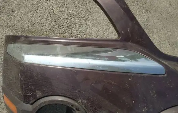 Chrysler Pacifica Front bumper splitter molding