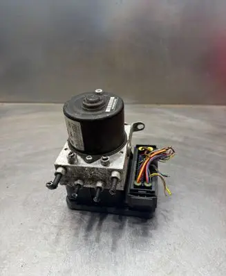 BMW 1 E81 E87 ABS Pump 6772214 10096008303 00402337D0