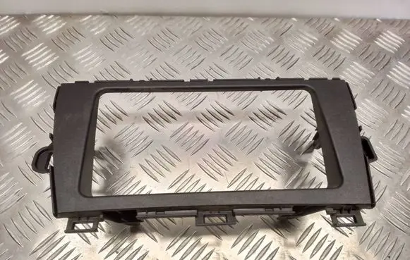 Toyota Prius (XW30) Radio/GPS head unit trim 5540547080