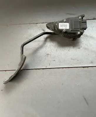 Volvo S40, V40 Accelerator throttle pedal 30865642 M865642