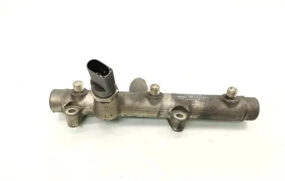 Audi A4 S4 B7 8E 8H Fuel main line pipe 059130089D