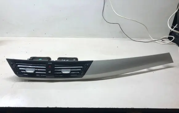 BMW X1 E84 Dash center air vent grill 2991681 1697010 2991235