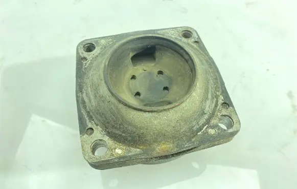 Mercedes-Benz GL X164 Engine mount bracket A1642401318