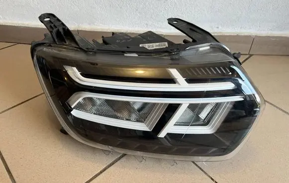 Dacia Duster II Headlight/headlamp 260106194R