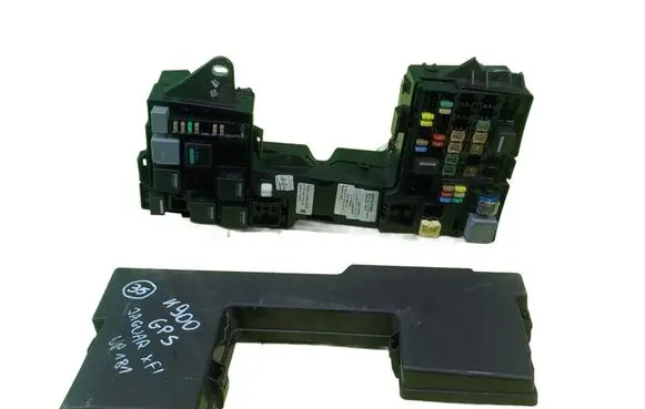 Jaguar XF X250 Fuse box set 5605002800 BEZPIECZNIKOW