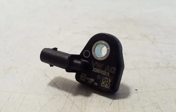 Skoda Octavia Mk3 (5E) Airbag deployment crash/impact sensor 3Q0959351A