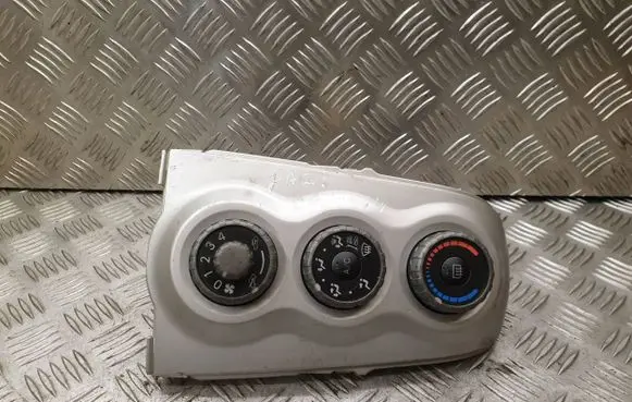 Toyota Yaris Climate control unit 554060D190