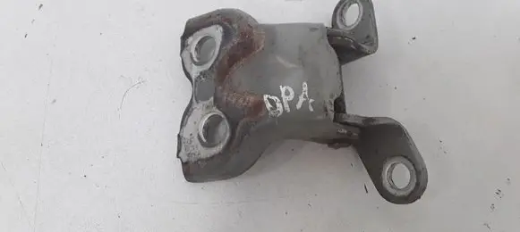 Toyota Avensis T250 Front door lower hinge 